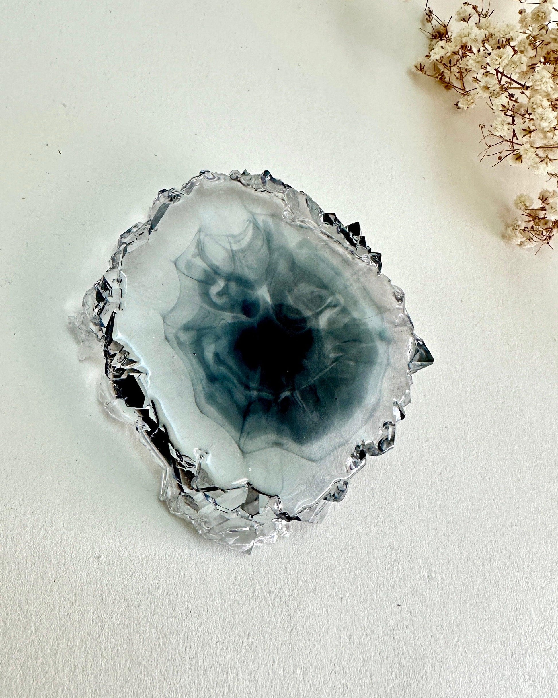 Stunning Crystal Edge Coaster Silicone Mold - Ideas Decor Shop