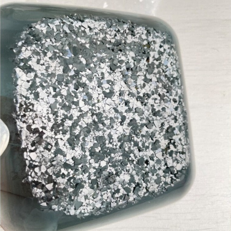 Erstellen Sie atemberaubende Kristallharzstücke mit unserer Silikonform „Amethyst Square Druse Crystal“.