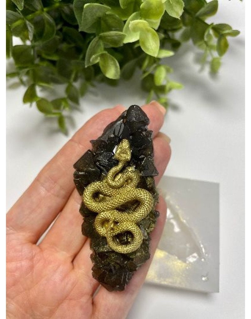 Crystal Snake Druzy Silicone Mould: Enhance Your Resin Art with Exquisite Detailing