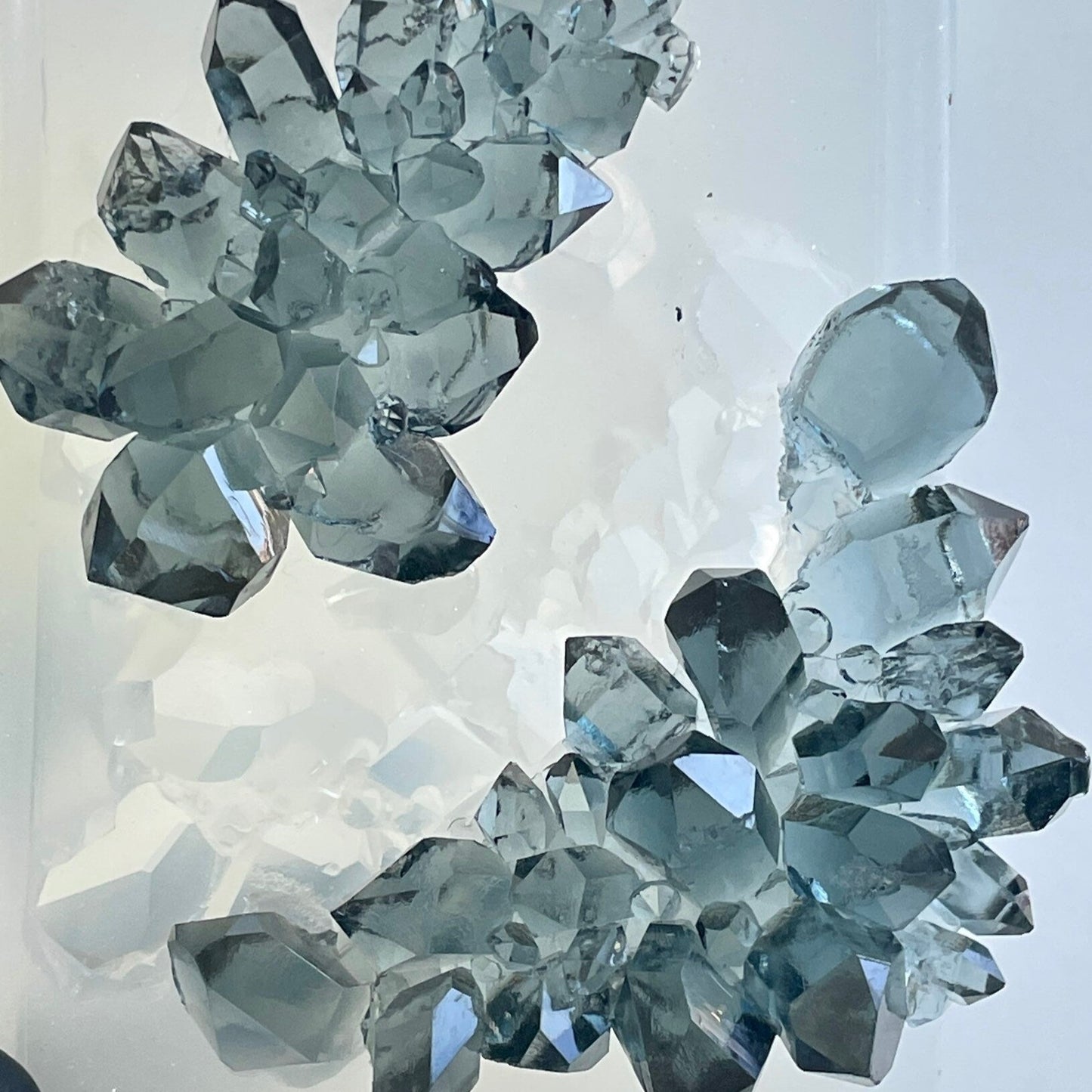 Сверкайте и сияйте с помощью наших 2 комплектов роскошных форм для кристаллов: идеально подходят для дизайна Crystal Druzy
